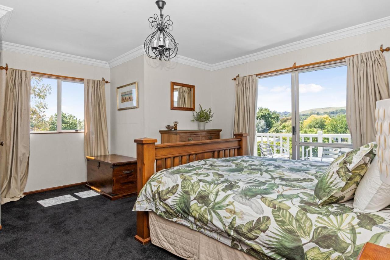 Live Large In The Village Havelock North Exterior photo